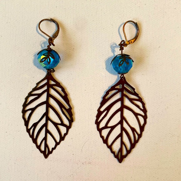 Tree hugger Handcrafted bronze leaf earrings blue beads - Picture 5 of 5